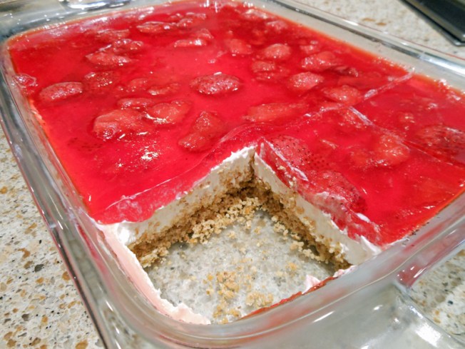 strawberrypretzelsalad