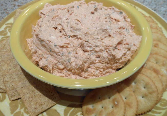 salmonandcreamcheeseball
