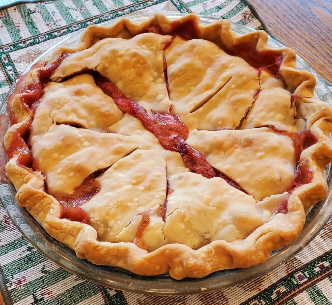 strawberyrhubarbpie